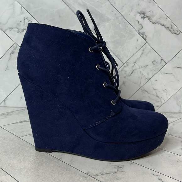 NWT GBG Los Angeles Blue Aheela Wedge Heel Shoe Size 8M - Picture 2 of 9